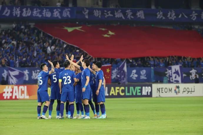 上半场补时1分钟，米兰1-0弗洛西诺尼。